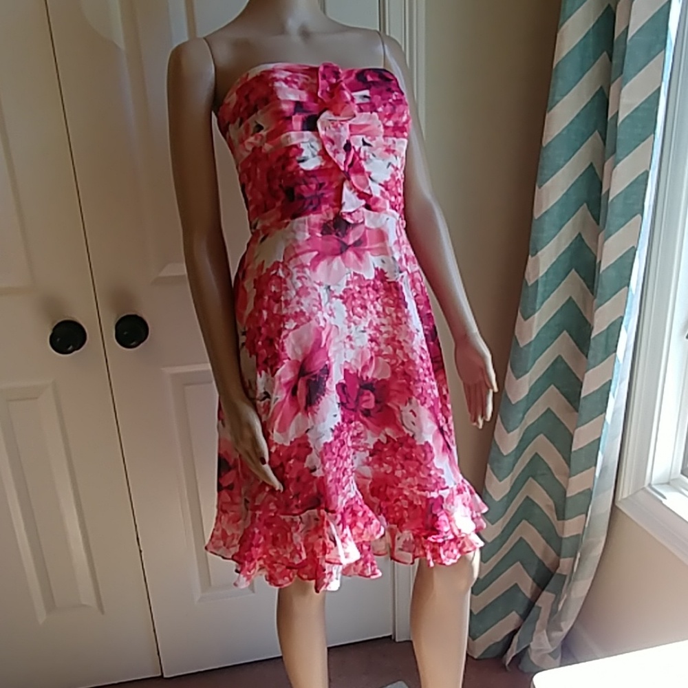 White House / Black Market dress